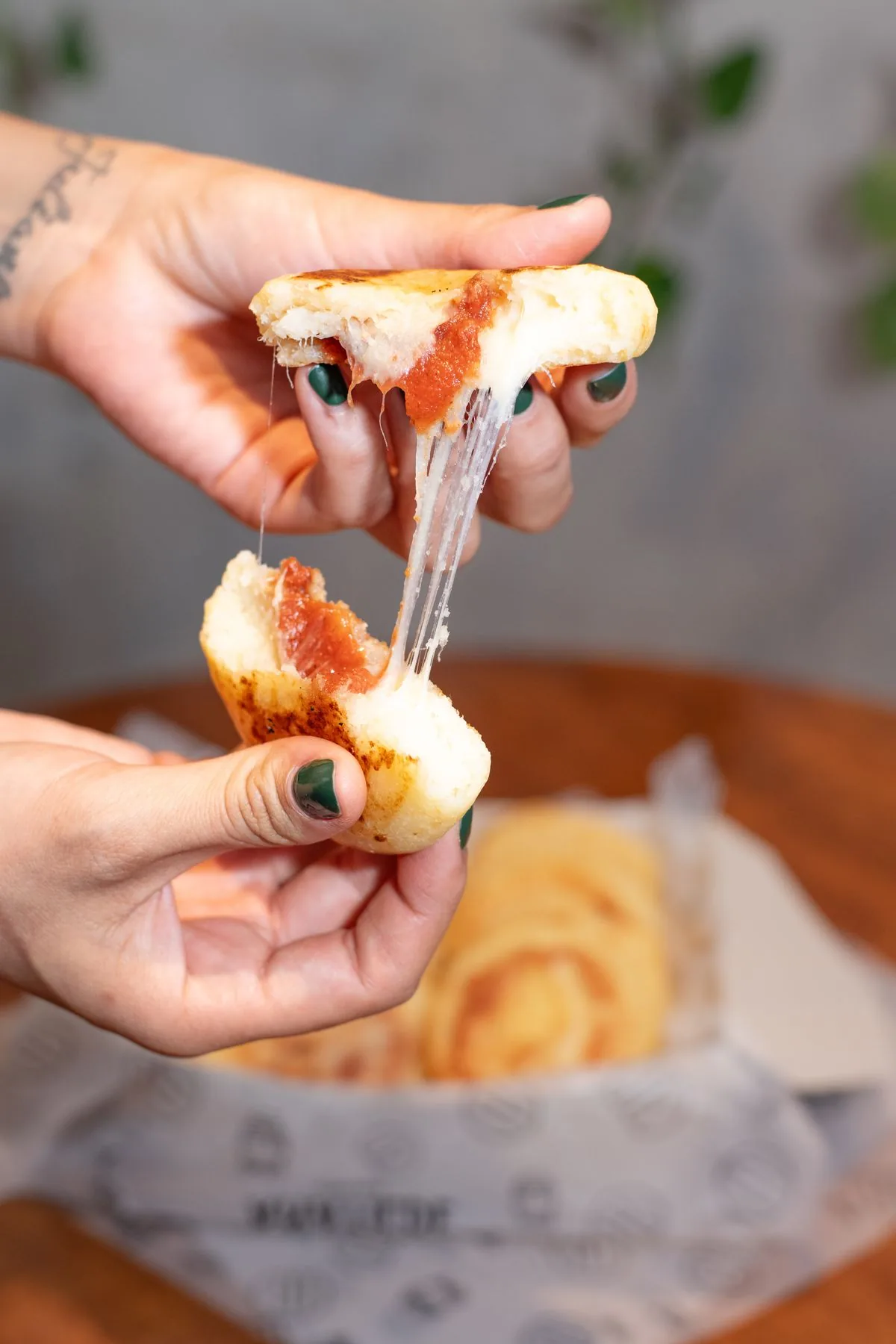 AREPABONO DE QUESO Y BOCADILLO
